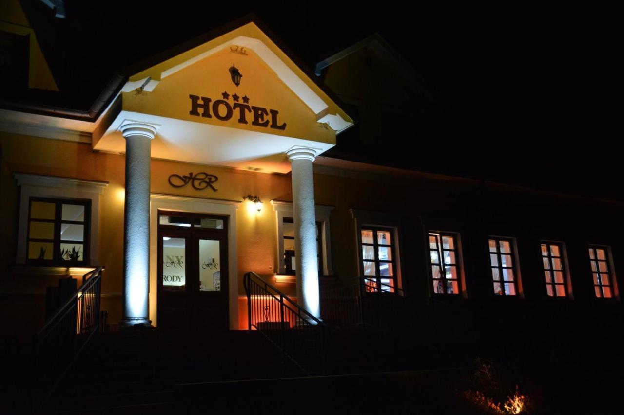 Hotel Rytwiany ภายนอก รูปภาพ