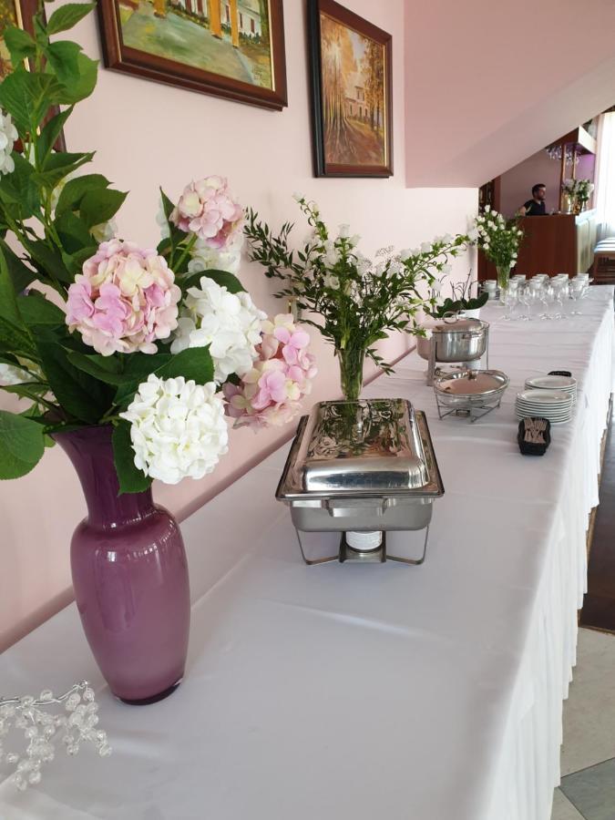 Hotel Rytwiany ภายนอก รูปภาพ