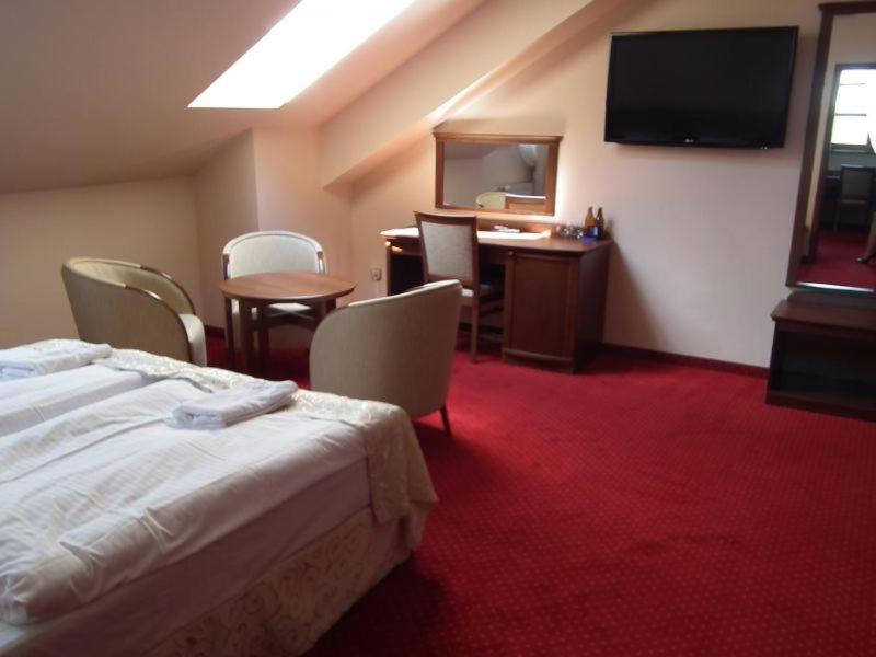 Hotel Rytwiany ภายนอก รูปภาพ