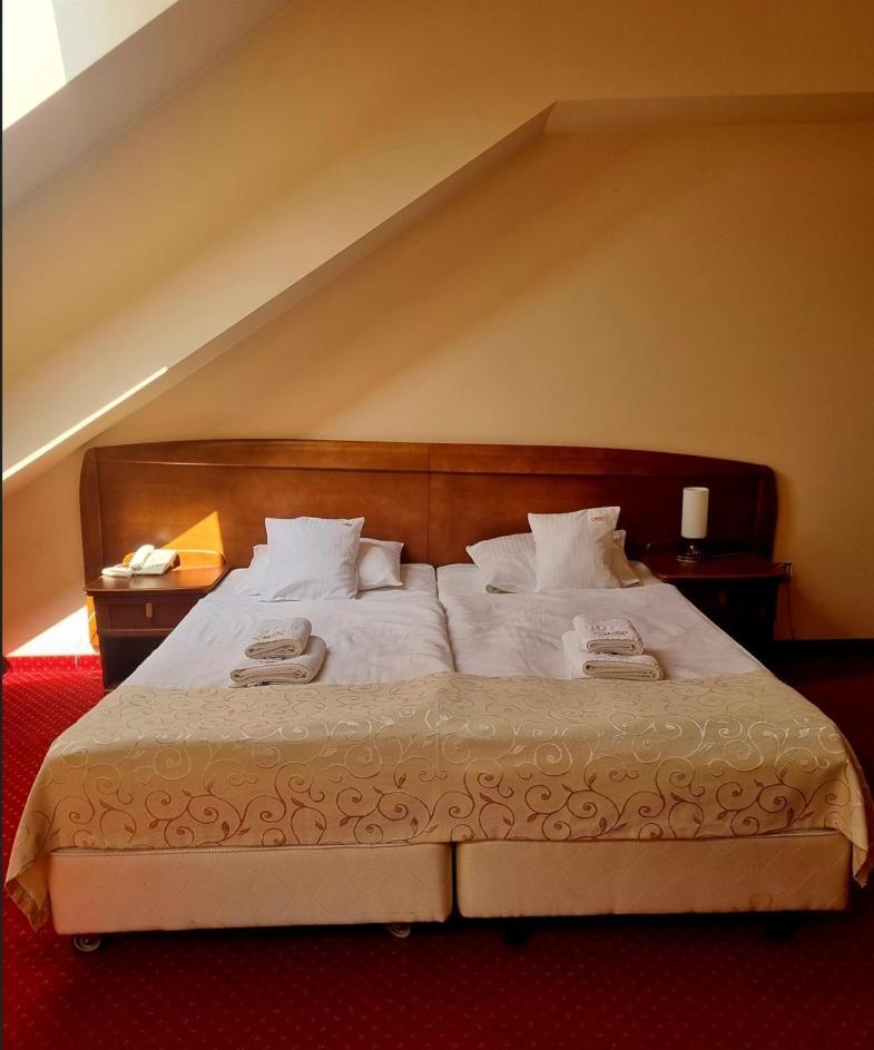 Hotel Rytwiany ภายนอก รูปภาพ
