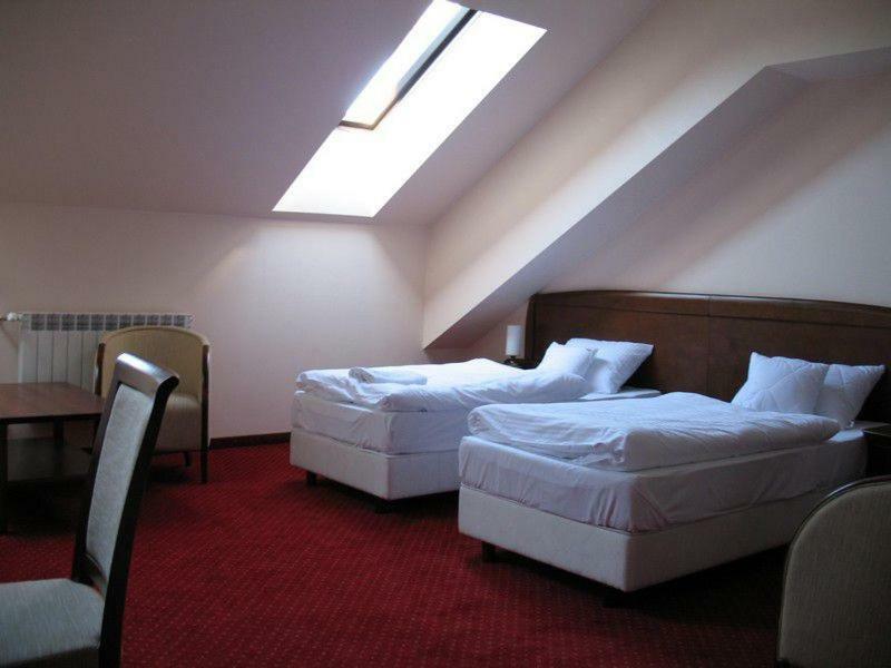 Hotel Rytwiany ภายนอก รูปภาพ